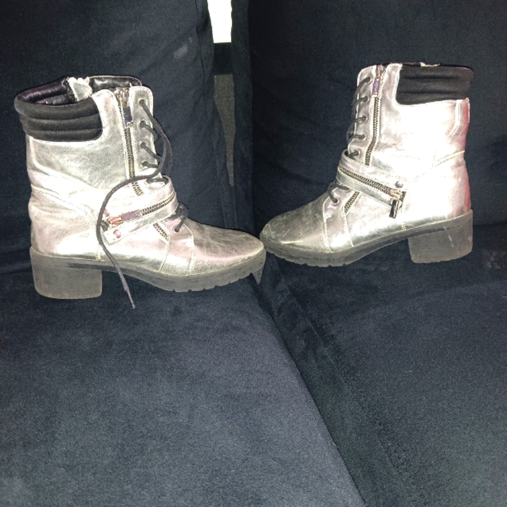 A beautiful silver heel boot for the diva